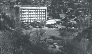 Şəki, raykomun binası, 1988-ci il, noyabr.jpg
